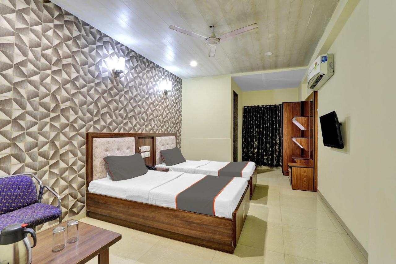 Hotel Royal Plaza Amhedabad Dış mekan fotoğraf