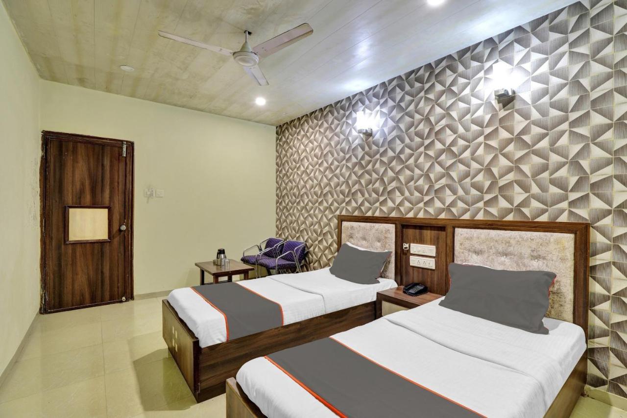Hotel Royal Plaza Amhedabad Dış mekan fotoğraf