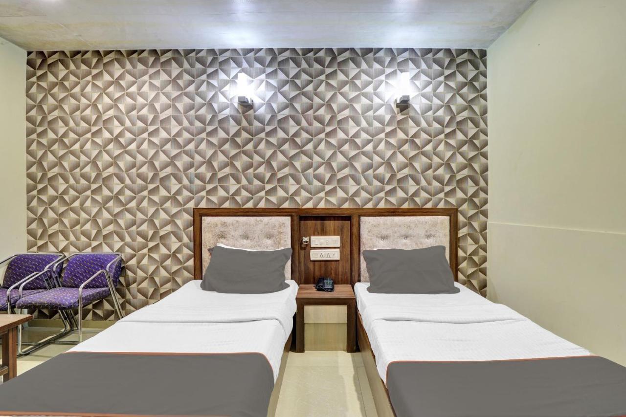 Hotel Royal Plaza Amhedabad Dış mekan fotoğraf